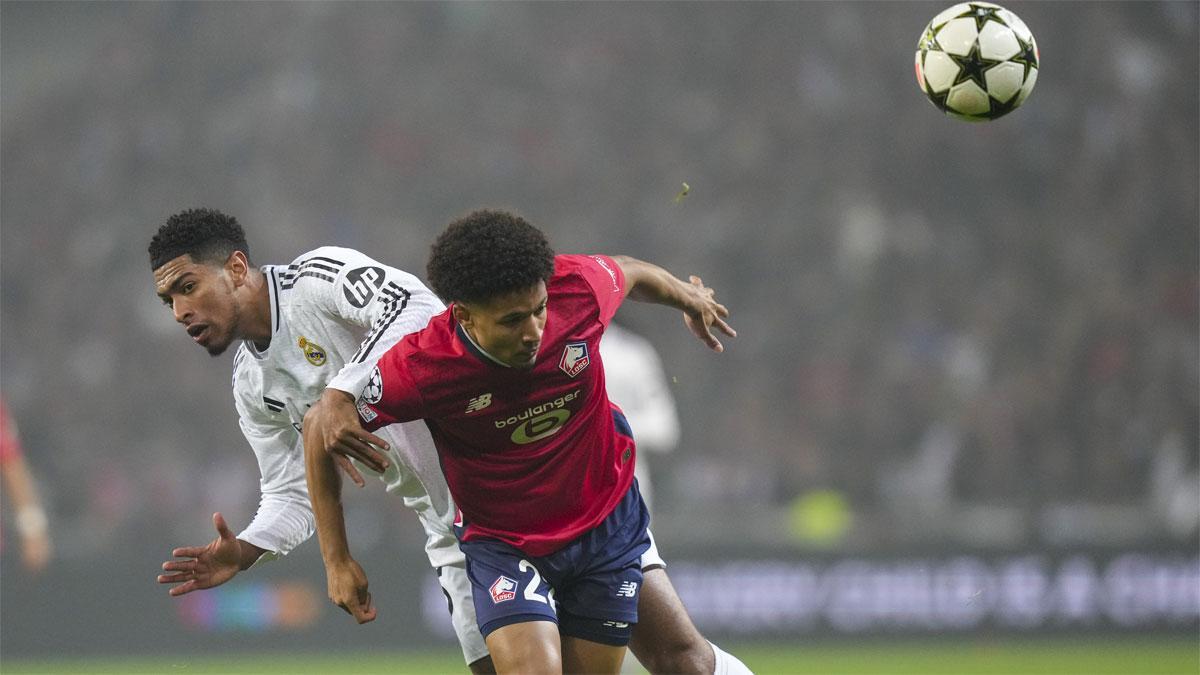 El humo de las bengalas no se despejó hasta pasados los primeros minutos