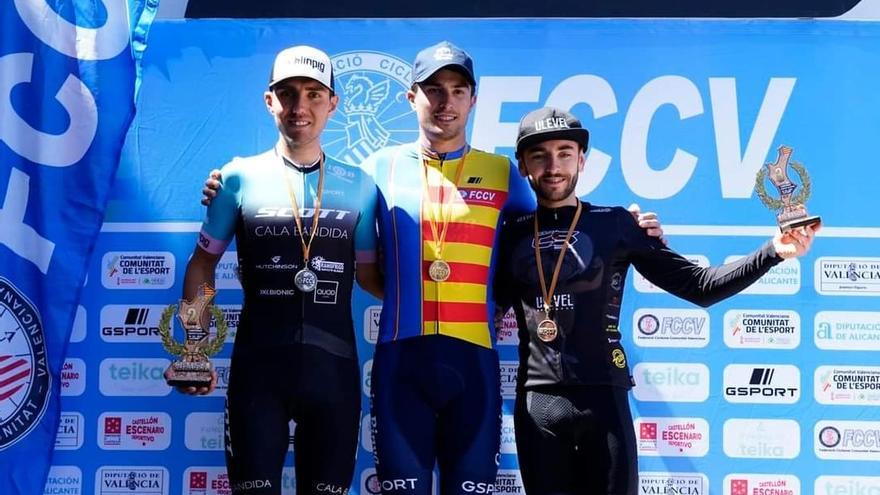 El ciclista Miguel Calatayud se corona campeón autonómico en Llutxent
