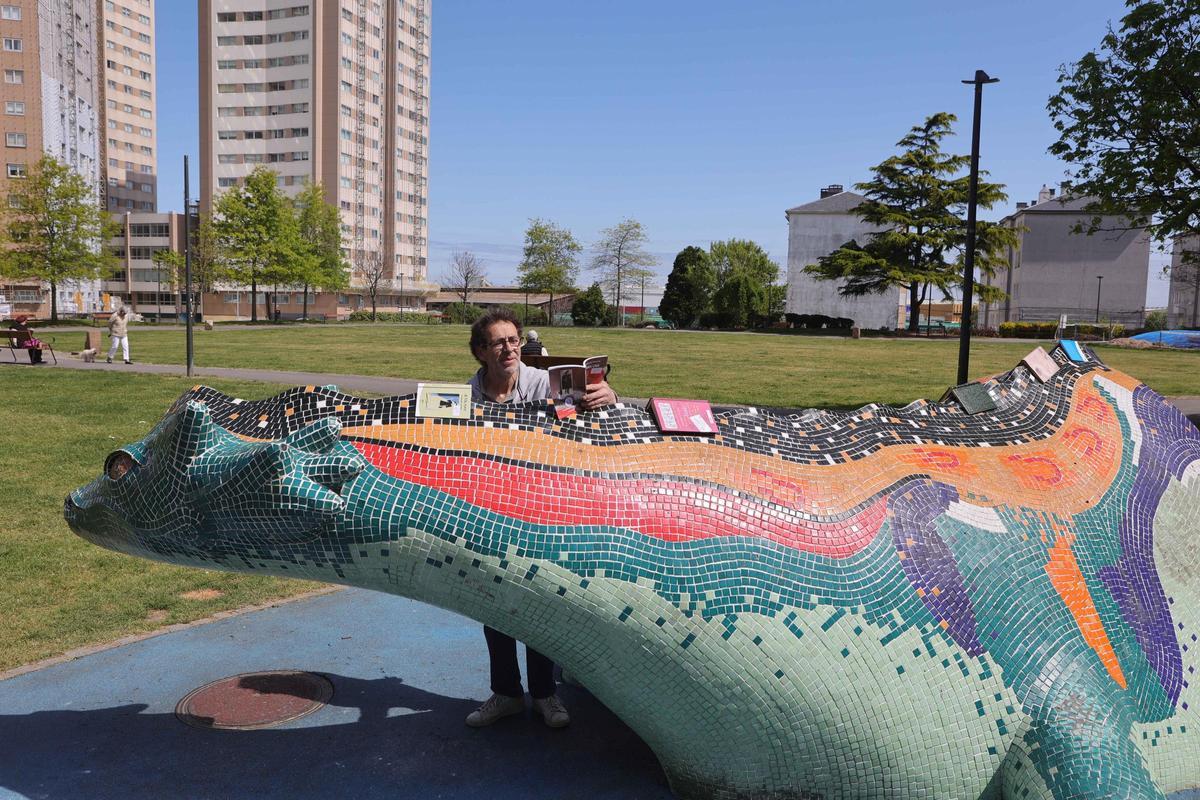 Suelta de libros en A Coruña con motivo del Día del Libro
