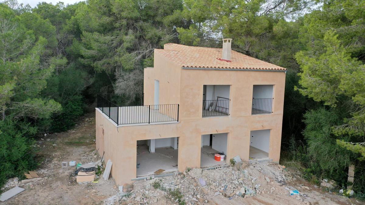 Imagen de una construcción ilegal derribada por la ADT.