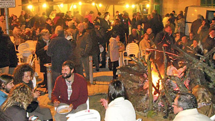 Una multitud festeja los 200 años del pueblo de Vilafranca