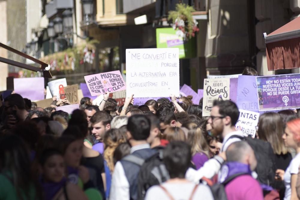 La feministas calientan motores antes de la manifestación del 8-M en Murcia