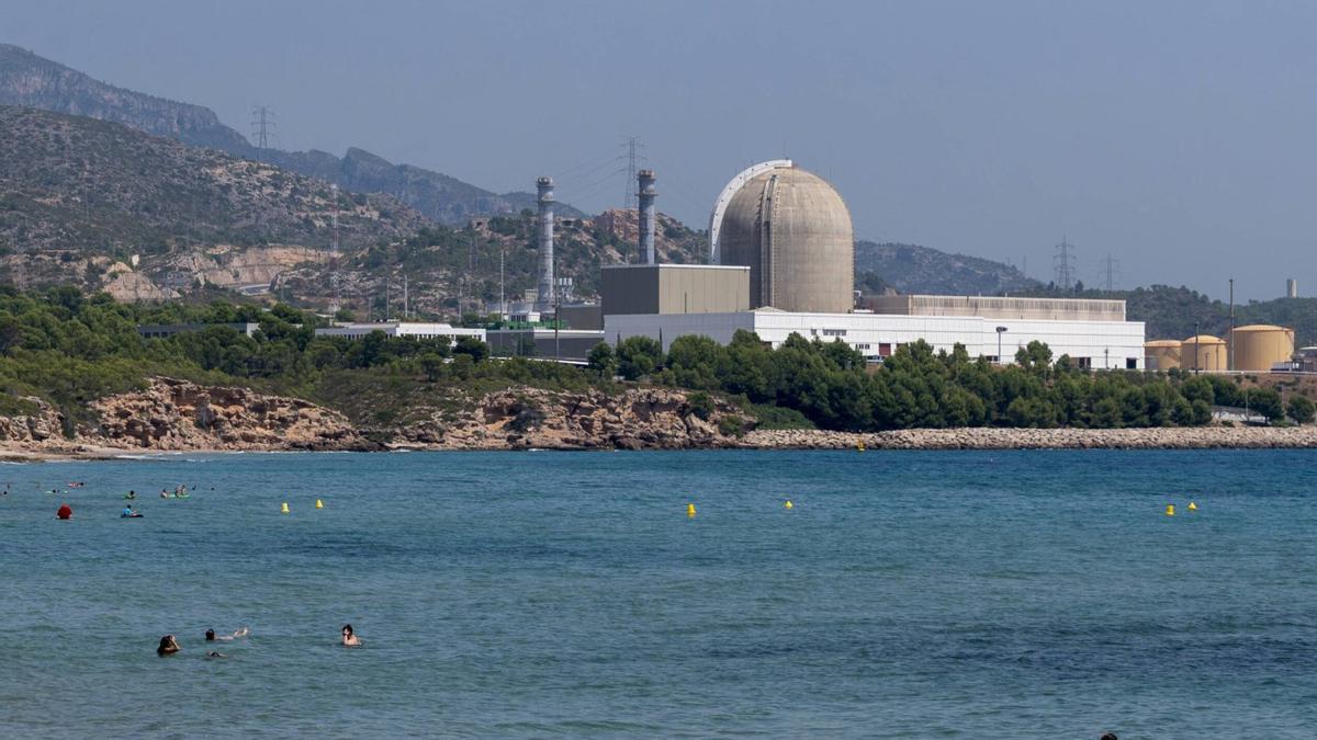 Vista de la central nuclear de Vandellòs. | JOAN REVILLAS
