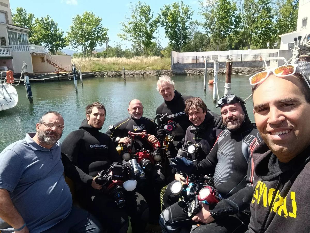 El equipo que ha realizado el trabajo de campo en los canales de Empuriabrava