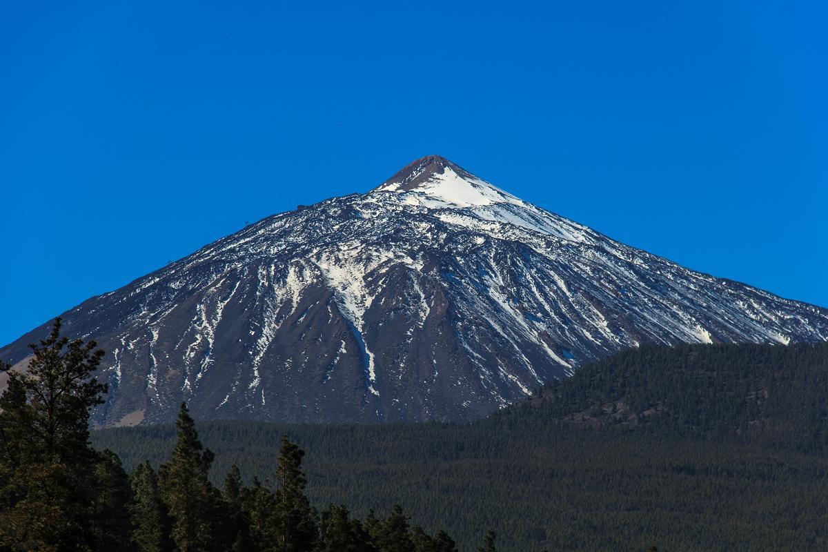 Descobreixen un ‘cor calent’ de magma al Teide, possible preludi d’una erupció Descobreixen un ‘cor calent’ de magma al Teide, possible preludi d’una erupció