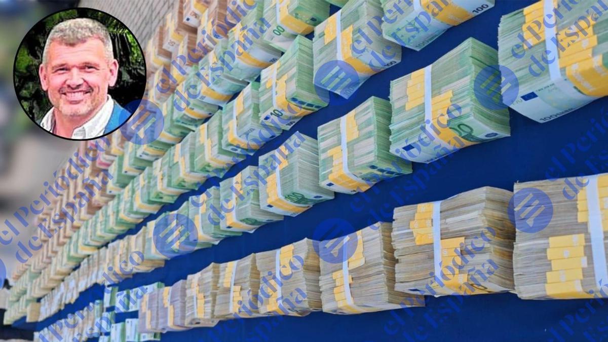 Imagen de los fajos de billetes, hasta 21 millones, que la policía encontró en casas y despacho del inspector Sánchez Gil (arriba)