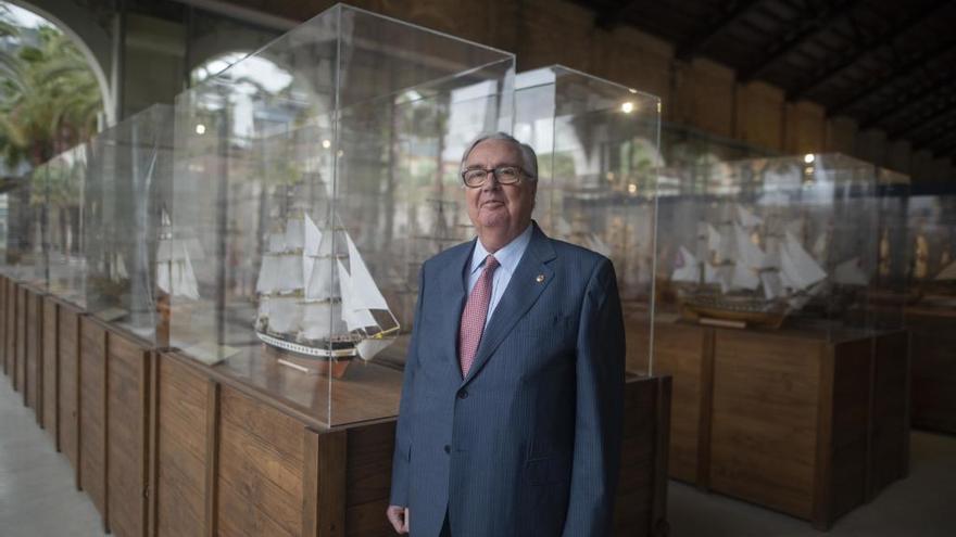 Julio Castelo, ante una de las maquetas del Museo.