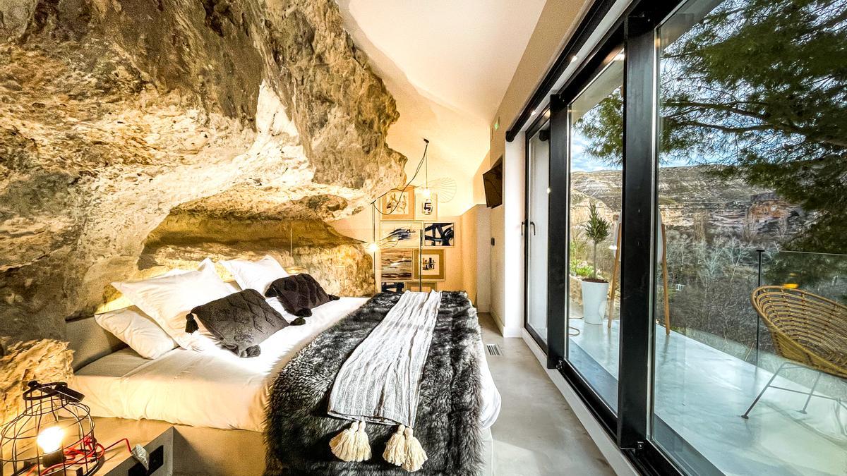 Este alojamiento bajo una cueva está en Albacete y es una auténtica fantasía
