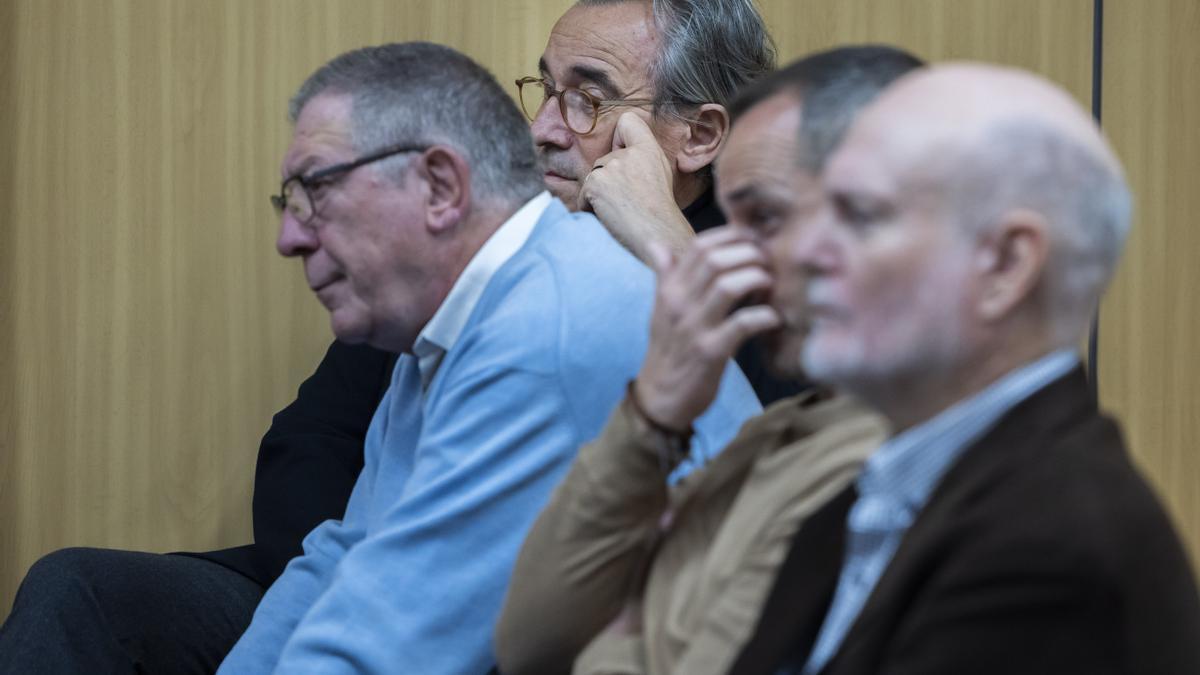 Arturo Torró, Javier Reig, Antonio Abad y José Vicente Codina, en la Audiencia de València.