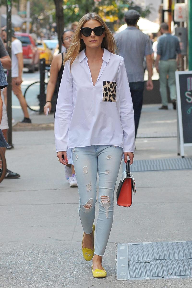 Olivia Palermo con camisa blanca de Zara