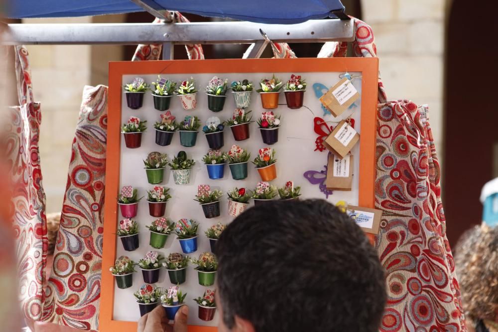 Mercadillo organizado por centros educativos