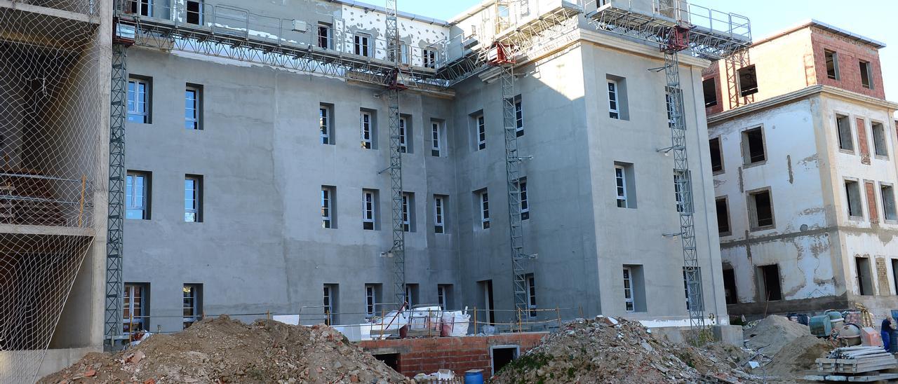 Obras de la nueva residencia de Plasencia, ejecutadas en casi un 50%.