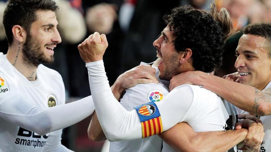 Parejo celebra el gol ante el Valladolid.