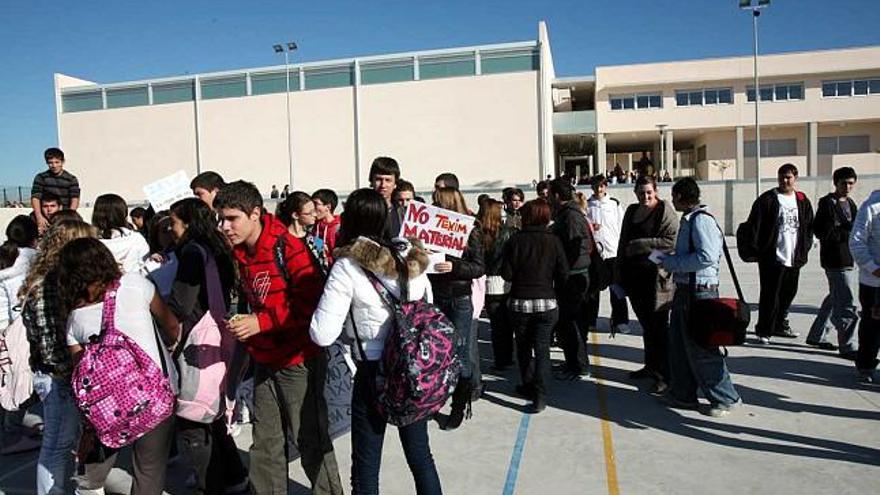 Los alumnos &quot;Cap de l&#039;Aljub&quot;, que protagonizaron una protesta en noviembre, piden ahora poder usar la calefacción