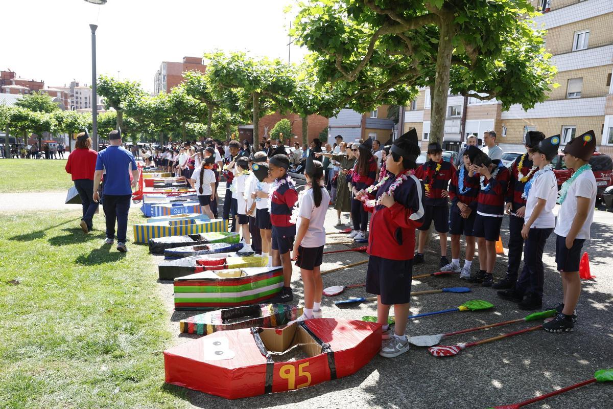El colegio Juan Pablo II-San Miguel recrea el Descenso del Sella (en imágenes)