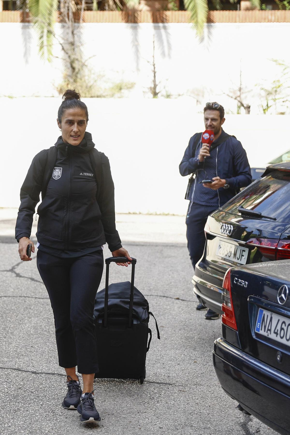 la nueva seleccionadora española Montse Tomé llega al Hotel Tryp Alameda de Barajas (Madrid)