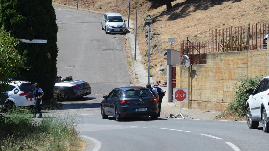 La Policia controla l'accés a "zona zero" de l'incendi de Llançà