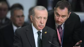 Turquía redobla la represión contra la oposición con bloqueos, encarcelamientos y cierres televisivos