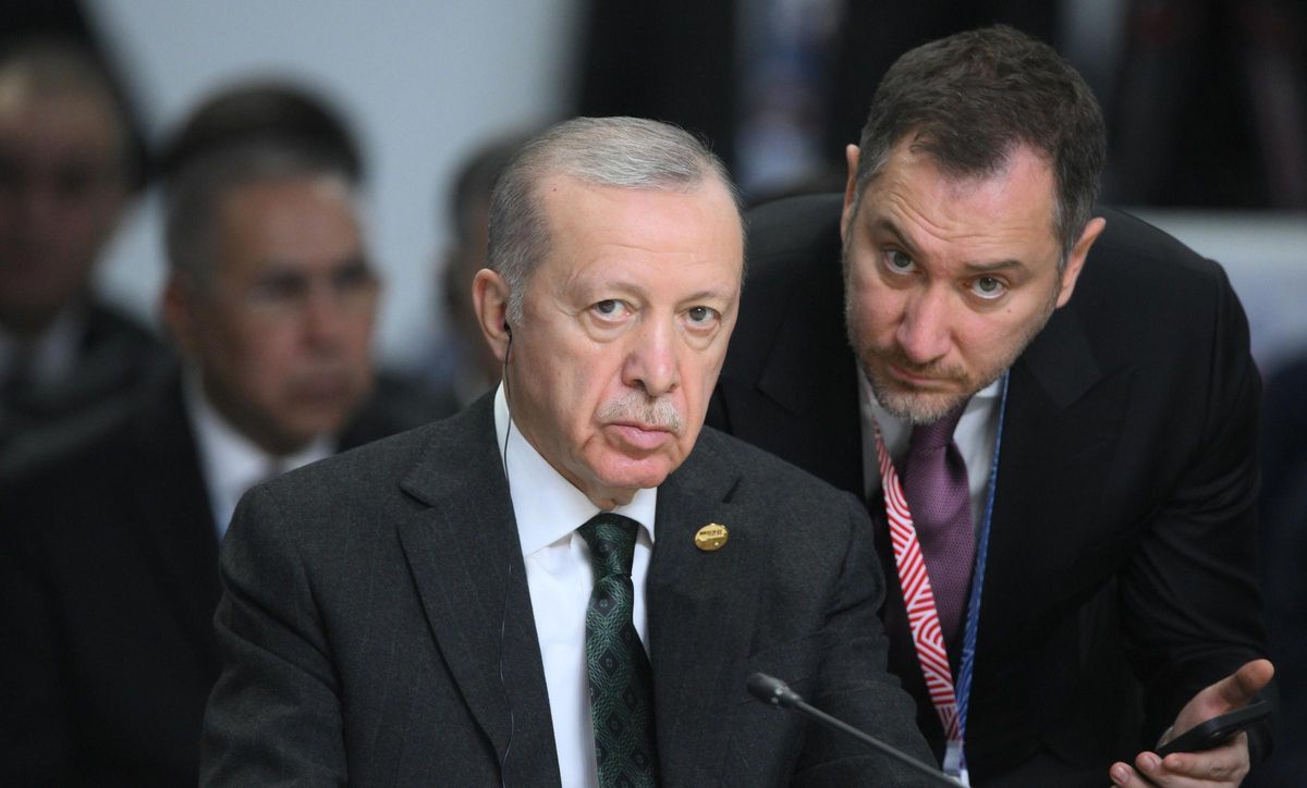 Turquia reprimeix l’oposició amb bloquejos i tancaments televisius Turquia reprimeix l’oposició amb bloquejos i tancaments televisius