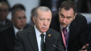 Turquia reprimeix l’oposició amb bloquejos i tancaments televisius