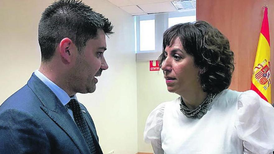 Irene Lozano, con David Aganzo, presidente del sindicato de futbolistas.