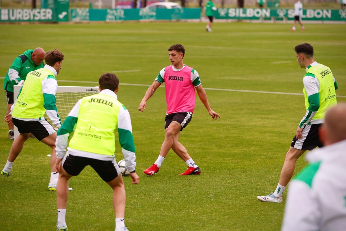 Juan María Alcedo entrenando esta semana con el Córdoba CF.