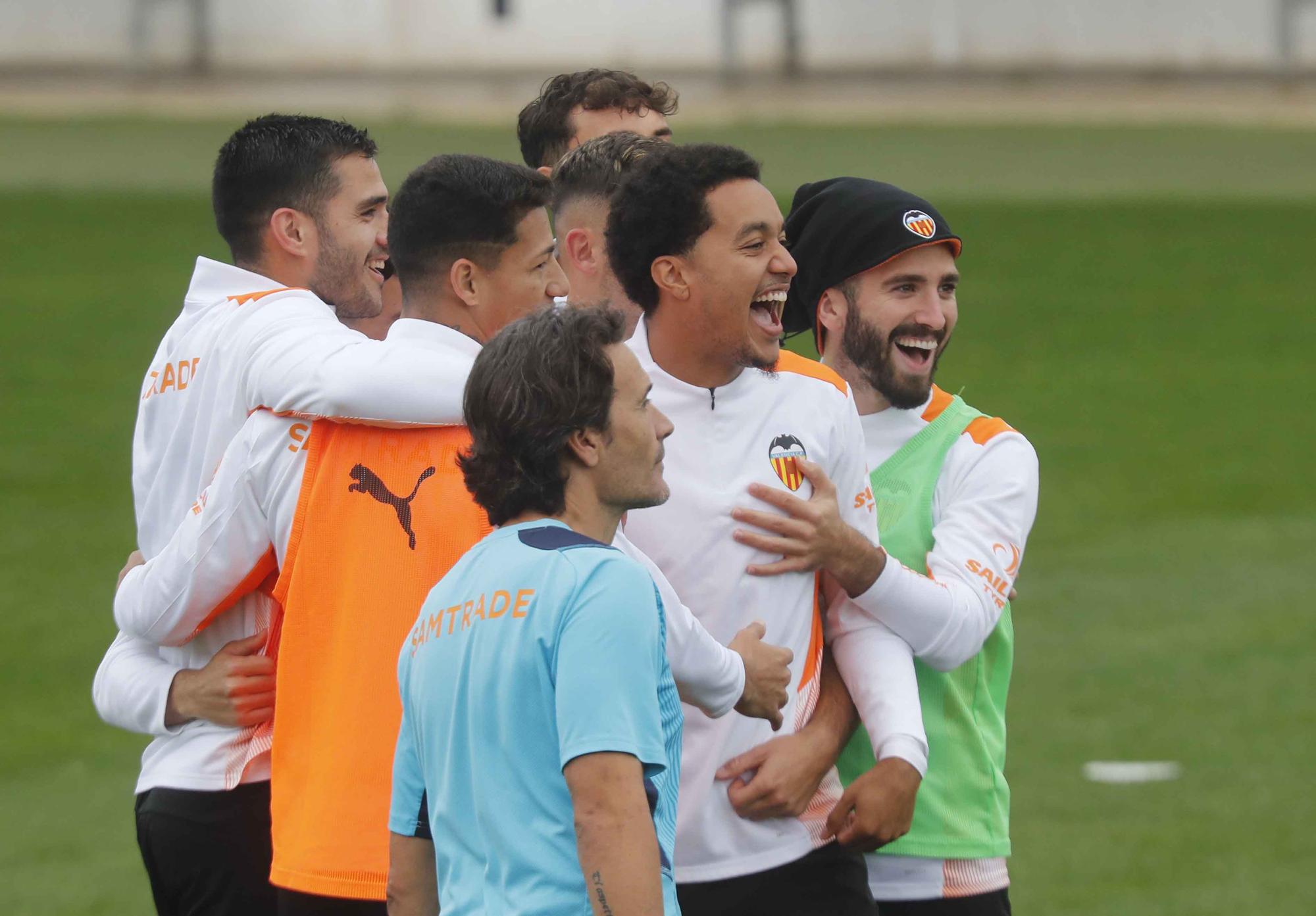 Última sesión antes del partido frente a la Real Sociedad para el Valencia