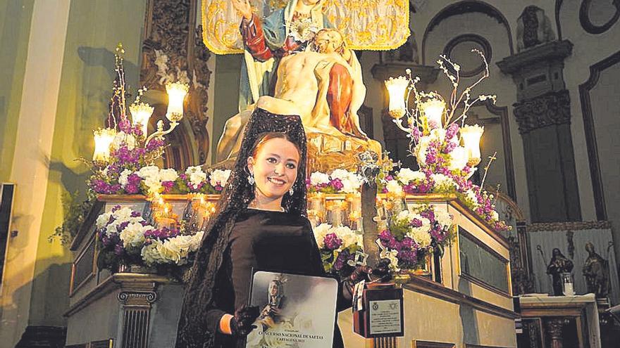 Ana Cayetana  se alza con el primer premio del Concurso de Saetas