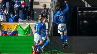 Italia supera a Ecuador con poco fútbol