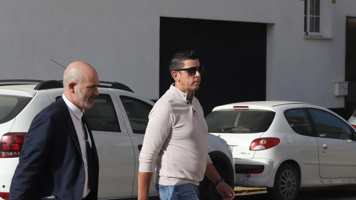 El acusado por el crimen de Dana Leonte el día en que comenzó el juicio.