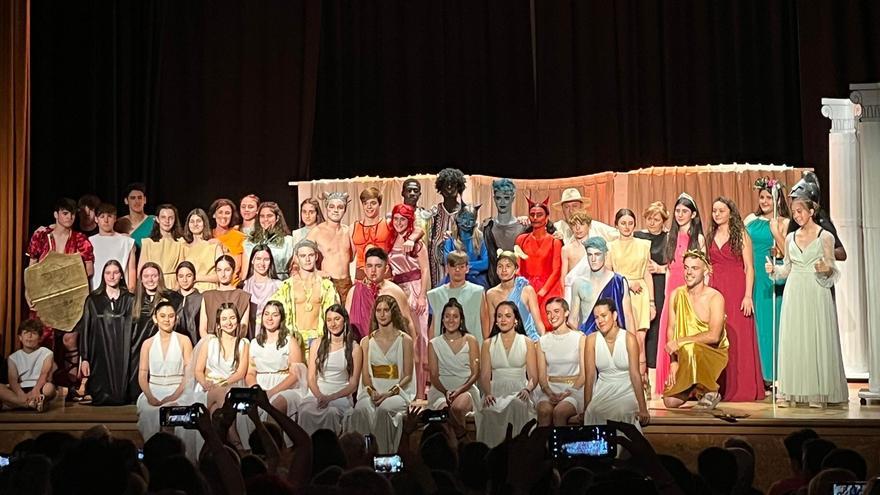 El musical &#039;Hércules&#039; del alumnado del colegio Escolapias Santa Engracia brilla en Zaragoza