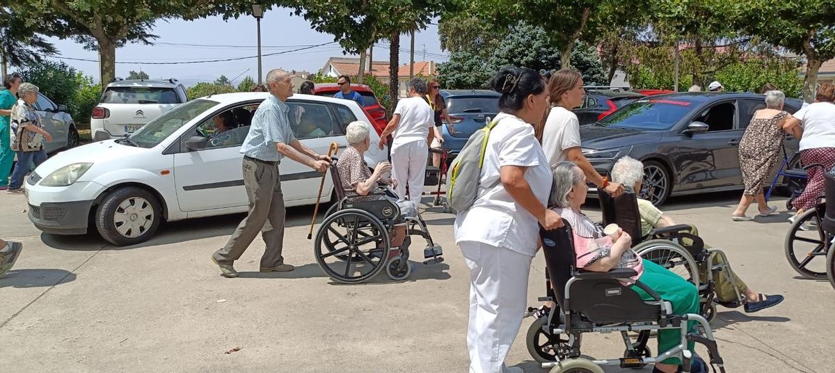 GALERÍA | La residencia de Fermoselle, desalojada por el incendio