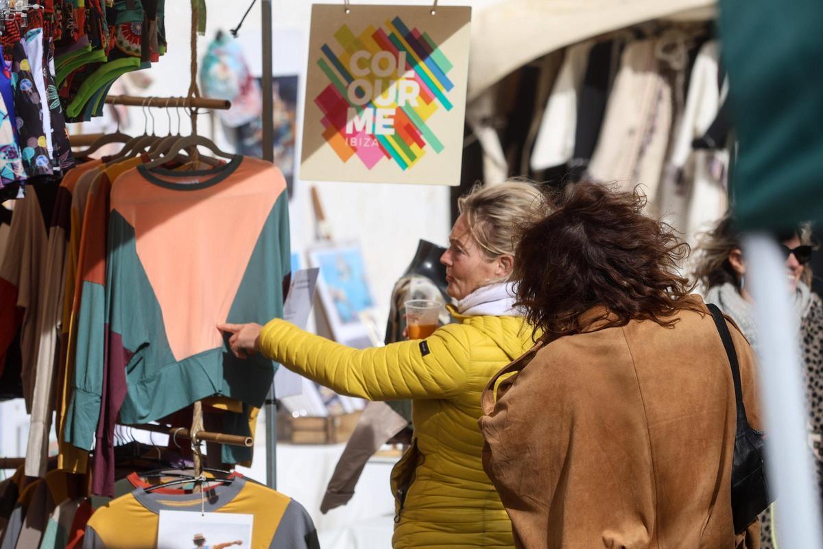 Un recorrido de domingo por el mercadillo de Sant Joan