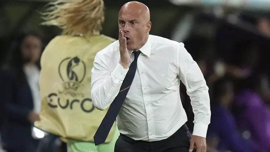 Soncin, sobre el polémico penalti a favor de Inglaterra: "¿En el otro área lo habrían pitado?"