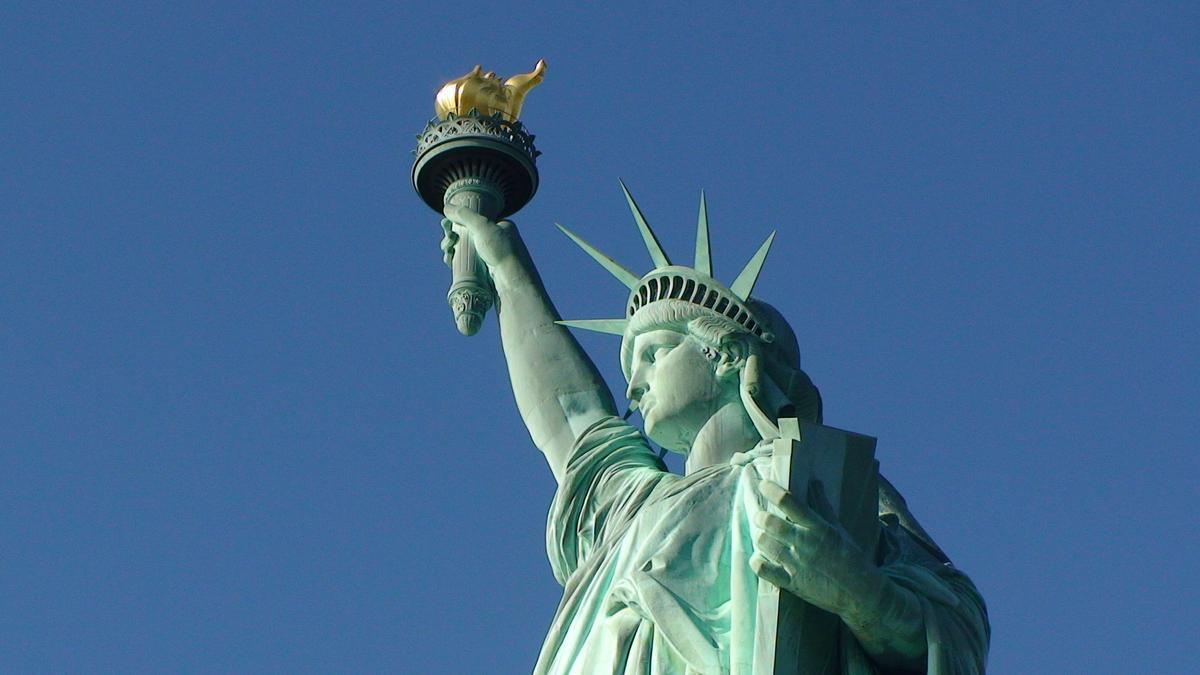 La Estatua de la Libertad reabre la corona a los visitantes después de dos años.