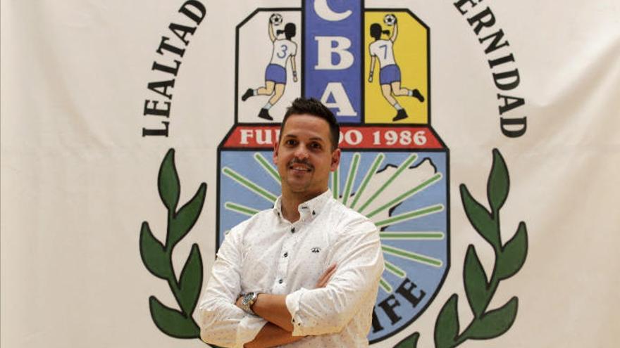 Javier Doblado, presidente del Balonmano Salud Tenerife.