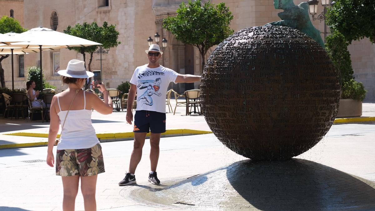 Turistas en el centro de Elche