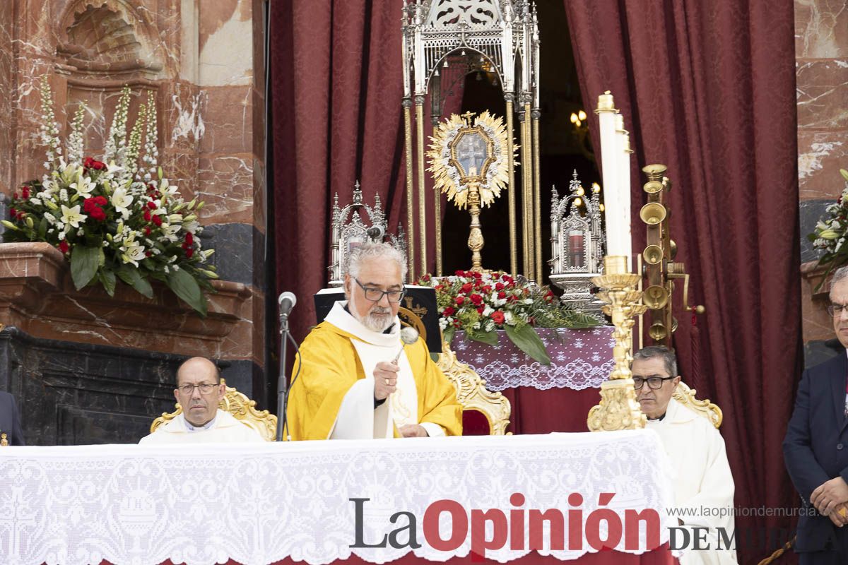 Fiestas de Caravaca | Imposición de cruces a los nuevos hermanos cofrades de la Vera Cruz