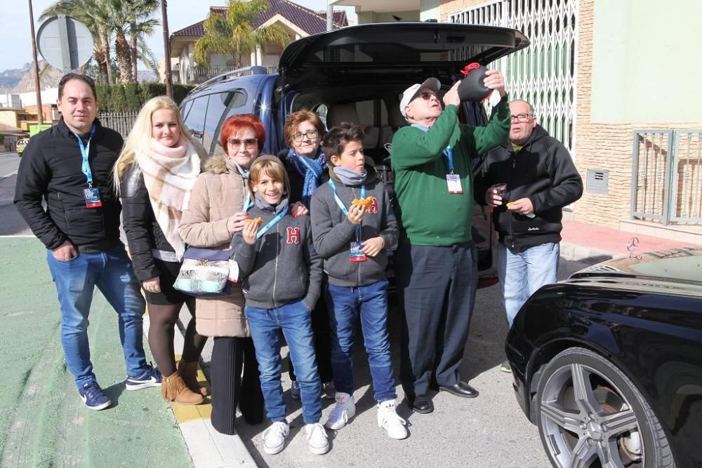 Ambiente a la salida y la llegada de la Vuelta Ciclista a Murcia