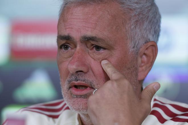¿Qué pasó en el primer minuto del Madrid - Villarreal? La jugada que enfurece a Mourinho