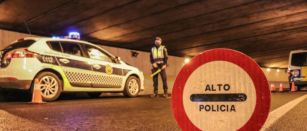 Un control de la Policía Local, realizado en Alicante