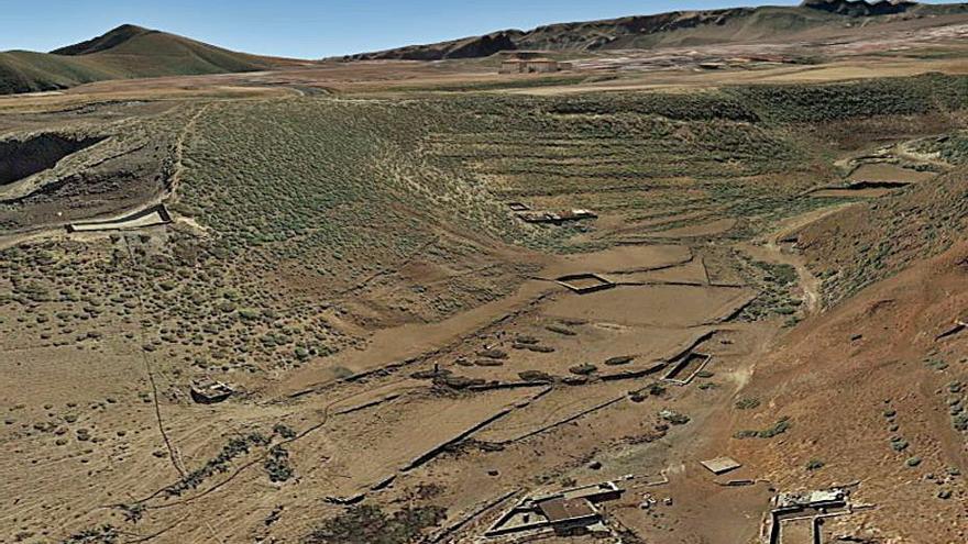 Cuenca del barranco de Marfuz donde se encontraba la fuente de agua agria. | | S.V.
