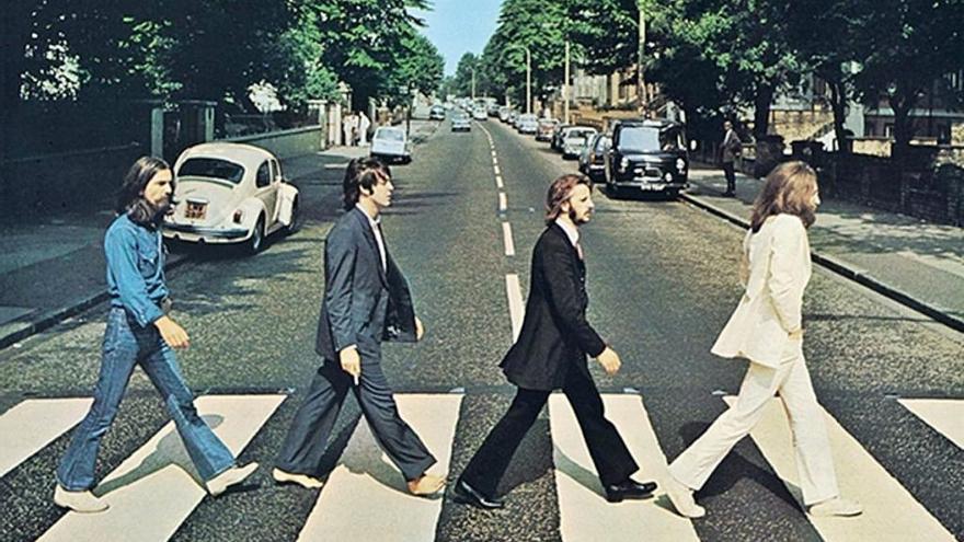 Mítica portada del disco Abbey Road, con los cuatro Beatles.