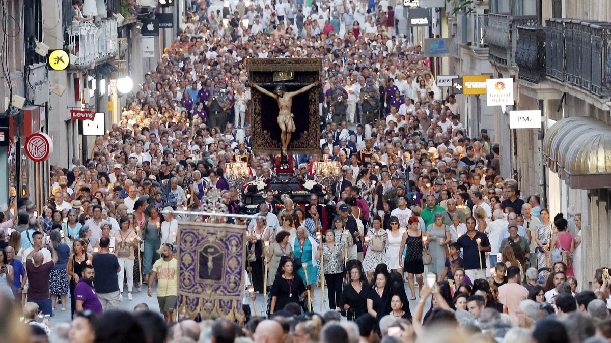 Imágenes de la procesión Cristo de la Victoria y misa solemne