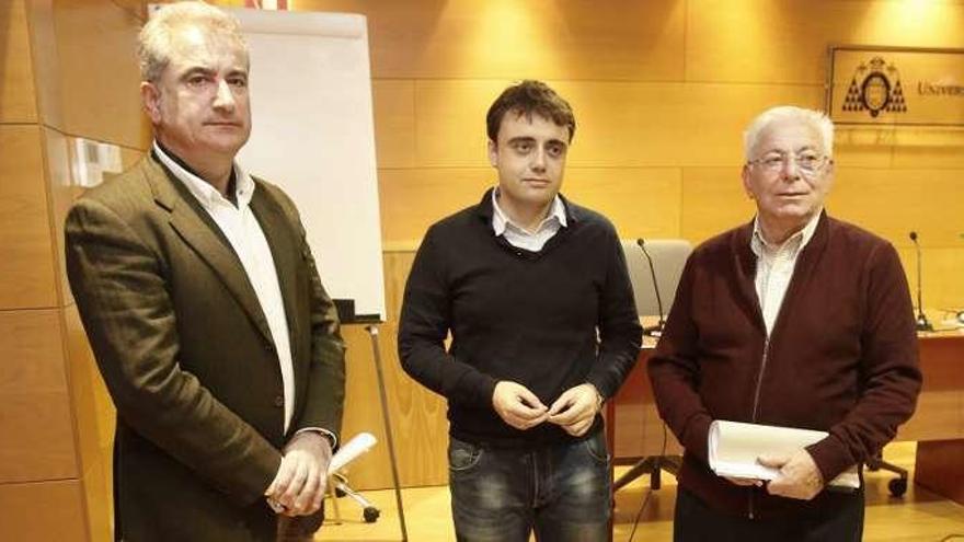 Por la izquierda, Fermín Rodríguez, Javier Ballina y Teófilo Rodríguez, ayer, en la presentación de la jornada.