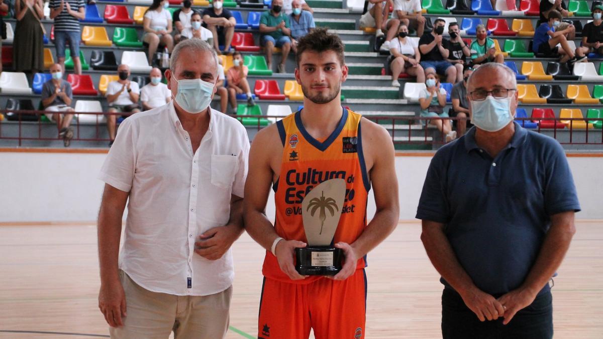 El filial del Valencia Basket conquista el Trofeo Festa d'Elx.