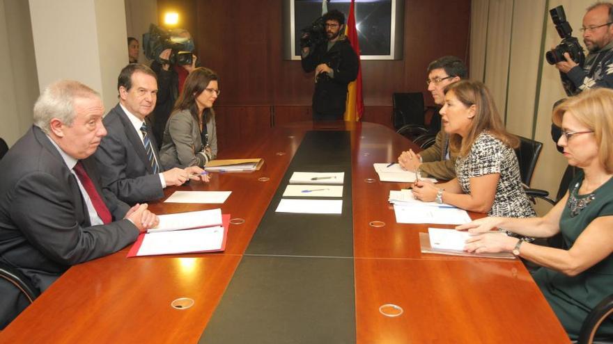 Abel Caballero, Beatriz Mato, María José Caride e Ignacio López Chaves, esta mañana, en la Xunta. // Xoán Álvarez