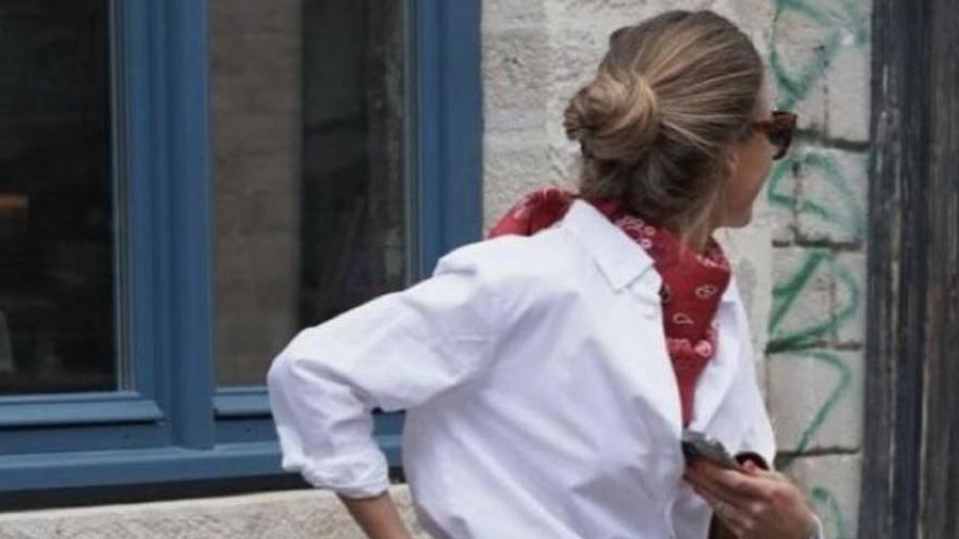 Look con camisa blanca