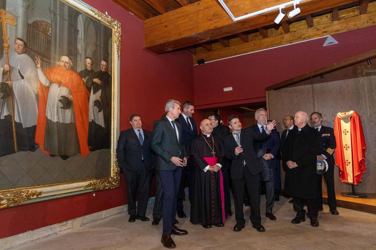 Visita que las autoridades realizaron al nuevo Museo Diocesano de Santiago con motivo de su inauguración oficial.