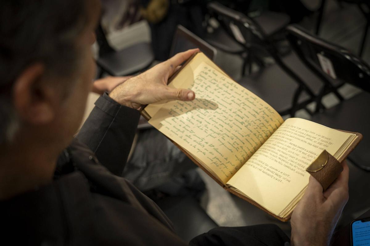 El original del diario de la señorita Litgi, hallado por Kim en els Encants.